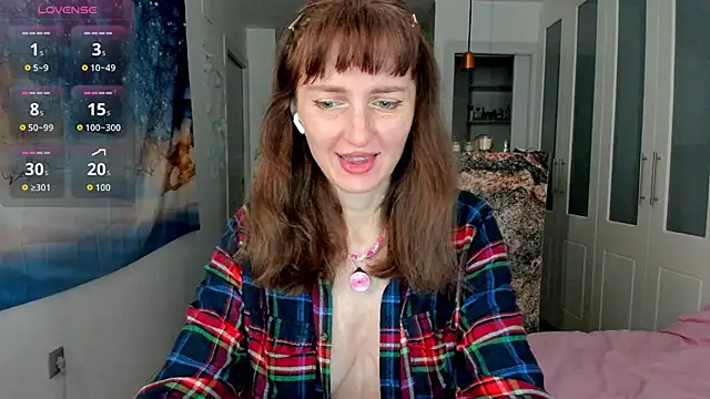 Snapshot of YourSexyNeighbour chatting on December 15, 4:44 pm YourSexyNeighbour online show from December 15, 4:44 pm