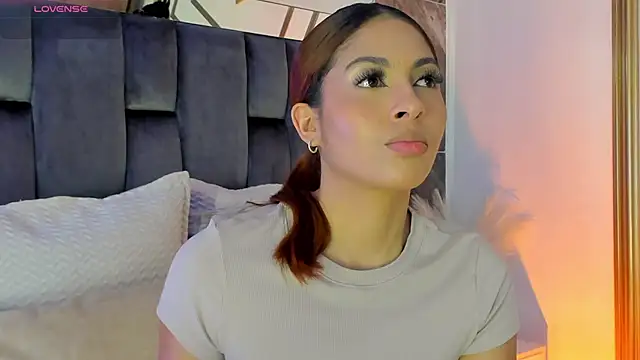 Snapshot of TaniaSmith1 chatting on November 8, 8:07 pm TaniaSmith1 online show from November 8, 8:07 pm