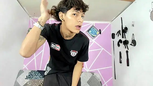 Snapshot of Fresahot2005 chatting on January 30, 7:15 pm Fresahot2005 online show from January 30, 7:15 pm