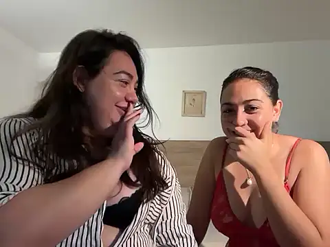 Snapshot of pili_placer chatting on November 24, 2:28 pm pili placer online show from November 24, 2:28 pm