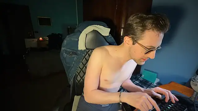 Snapshot of Stefisexy91 chatting on February 19, 10:53 pm Stefisexy91 online show from February 19, 10:53 pm