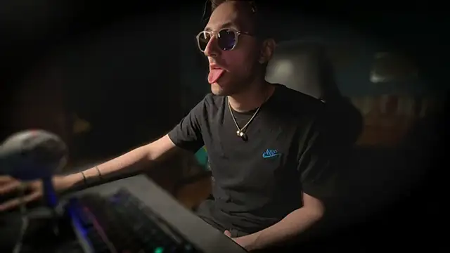 Snapshot of Stefisexy91 chatting on October 16, 8:43 pm Stefisexy91 online show from October 16, 8:43 pm