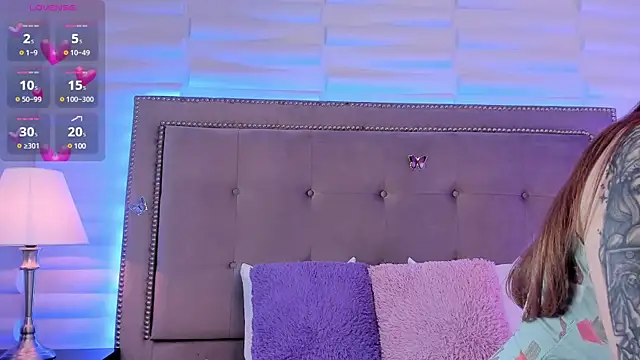 Liz grey  online show from February 7, 1:15 am