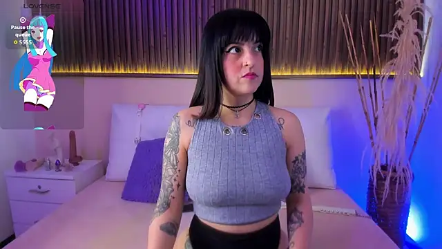 Liz grey  online show from February 6, 8:45 pm