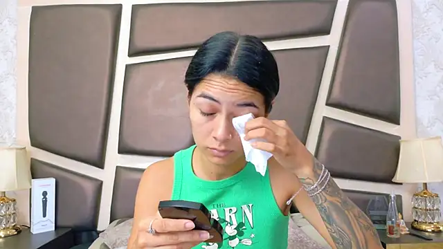 NicoleEsposito online show from July 17, 12:45 pm