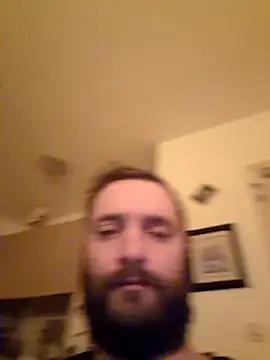 Snapshot of Zlyzloba21 chatting on December 4, 2:10 am Zlyzloba21 online show from December 4, 2:10 am