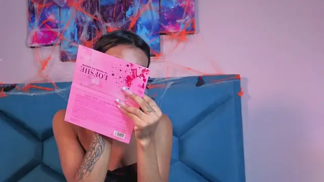 Snapshot of Kaataleya_horny chatting on October 25, 2:41 am Kaataleya horny online show from October 25, 2:41 am