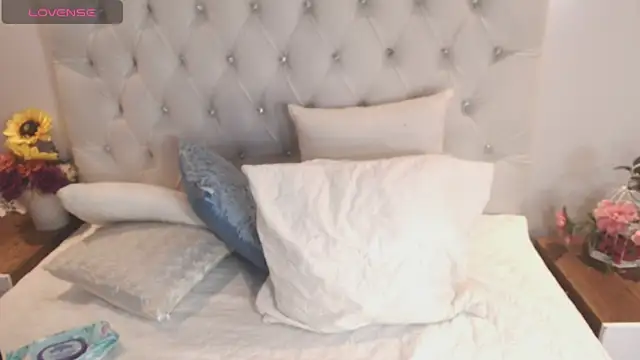 brithany rousee online show from October 14, 12:06 pm