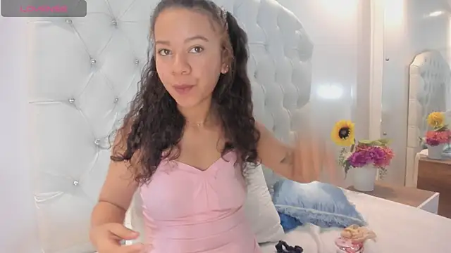 brithany rousee online show from November 13, 4:39 pm