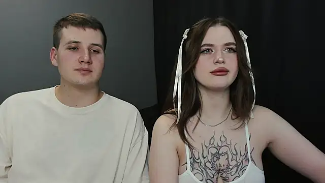 Snapshot of Pinku_kitsune chatting on February 14, 10:47 pm Pinku kitsune online show from February 14, 10:47 pm