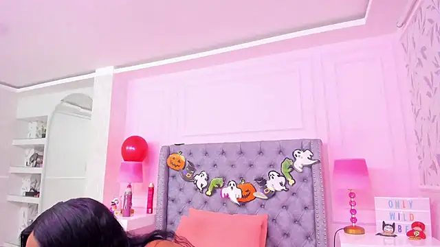 HaileeRoberts online show from October 14, 1:01 pm