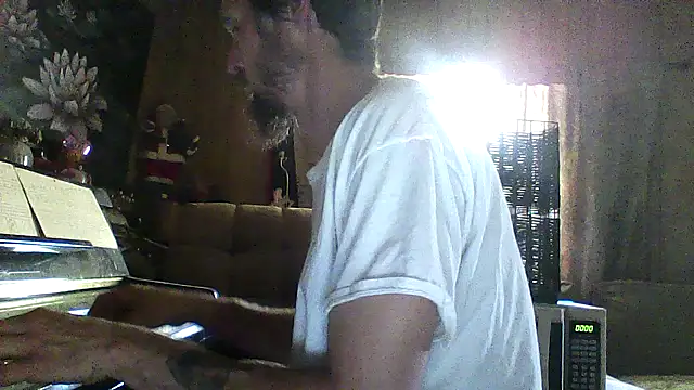 Snapshot of luke_thighwalker2469 chatting on November 9, 10:19 pm luke thighwalker2469 online show from November 9, 10:19 pm