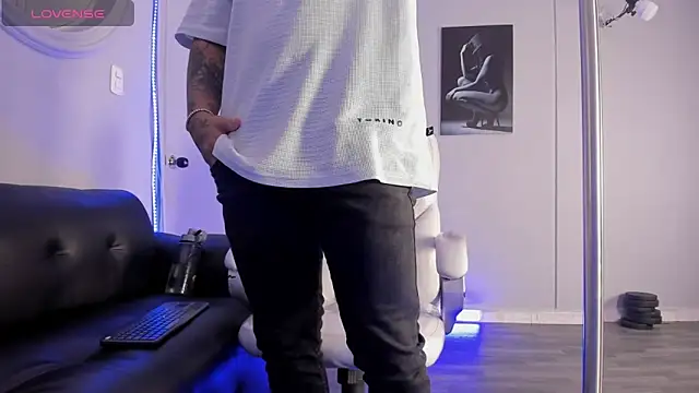 Cristopher strong online show from February 28, 1:56 pm