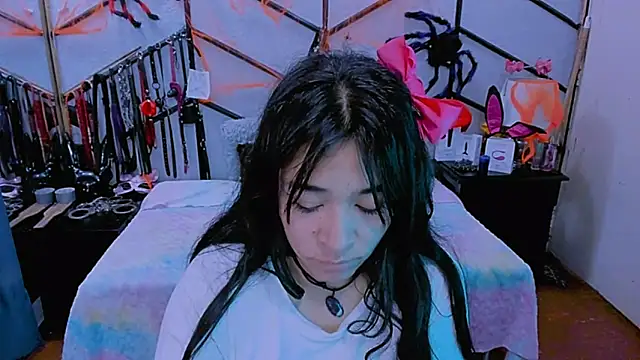 AlanaLuck online show from October 31, 12:33 am