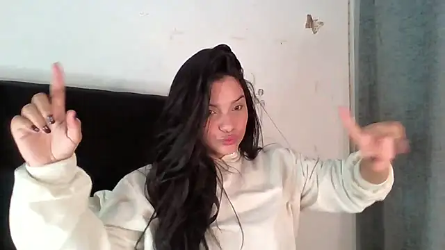 lolaa staars online show from November 22, 7:51 am