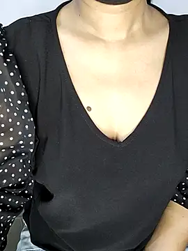 Ms Neera online show from February 17, 1:32 pm