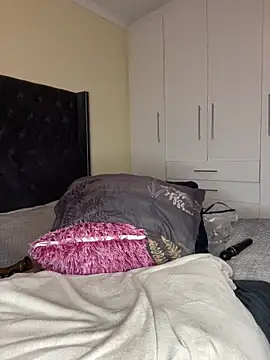 Snapshot of DarkBerry87 chatting on March 7, 9:12 pm DarkBerry87 online show from March 7, 9:12 pm