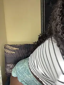 Snapshot of DarkBerry87 chatting on April 14, 2:28 am DarkBerry87 online show from April 14, 2:28 am