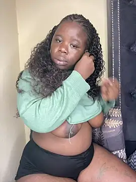 Snapshot of DarkBerry87 chatting on April 14, 8:37 pm DarkBerry87 online show from April 14, 8:37 pm