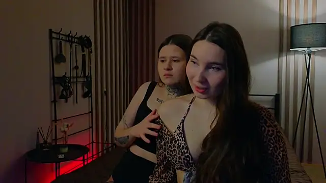 Snapshot of domDani_subMay chatting on March 3, 3:52 am domDani subMay online show from March 3, 3:52 am