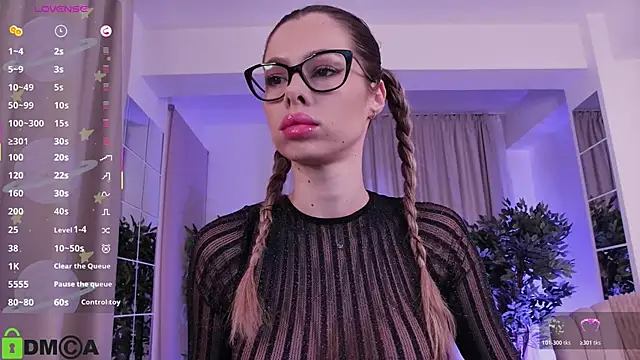 Snapshot of AllenaMoon chatting on February 3, 8:14 pm AllenaMoon online show from February 3, 8:14 pm