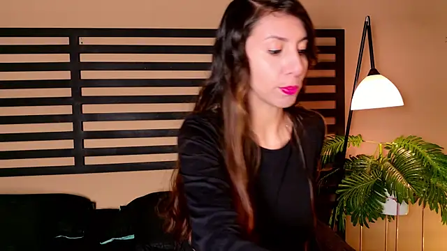 Snapshot of luna_willians chatting on June 20, 1:25 pm luna willians online show from June 20, 1:25 pm