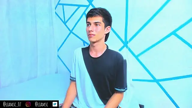 Snapshot of liam_scott77 chatting on October 30, 2:13 am liam scott77 online show from October 30, 2:13 am