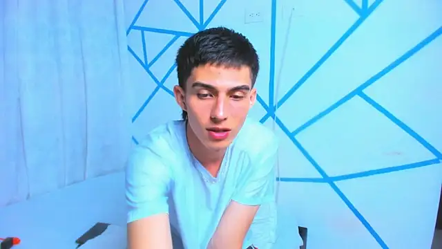 Snapshot of liam_scott77 chatting on November 2, 1:08 am liam scott77 online show from November 2, 1:08 am