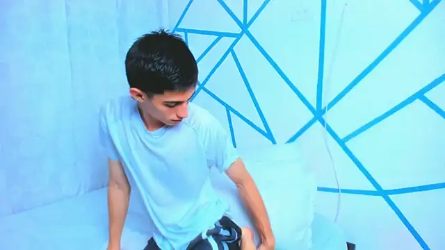 Snapshot of liam_scott77 chatting on November 5, 1:49 am liam scott77 online show from November 5, 1:49 am