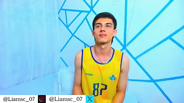 Snapshot of liam_scott77 chatting on November 8, 9:13 pm liam scott77 online show from November 8, 9:13 pm