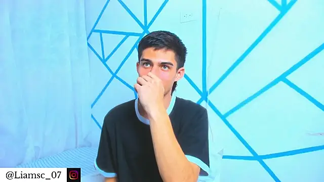 Snapshot of liam_scott77 chatting on November 11, 9:59 pm liam scott77 online show from November 11, 9:59 pm