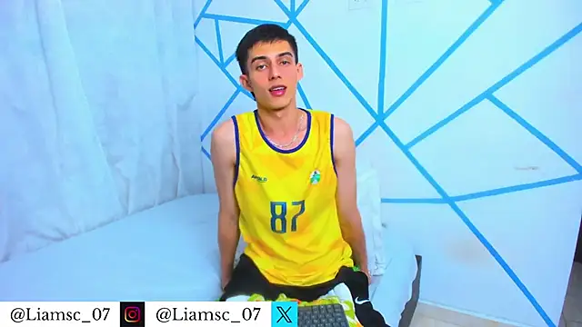 liam scott77 online show from November 30, 11:31 pm