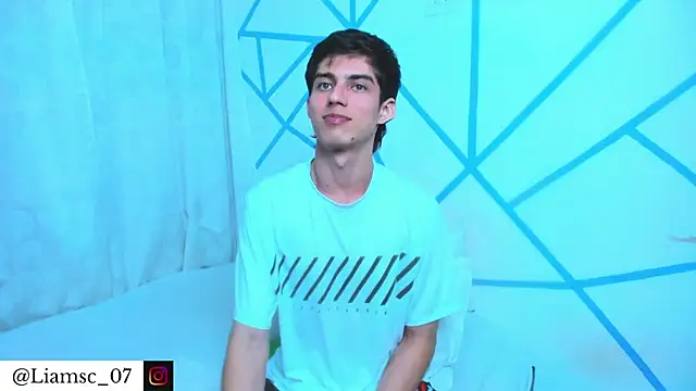 liam scott77 online show from April 7, 11:37 pm