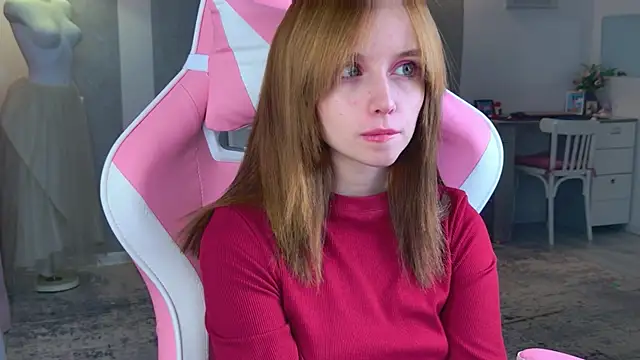 b4by LoL1 online show from November 15, 6:37 pm