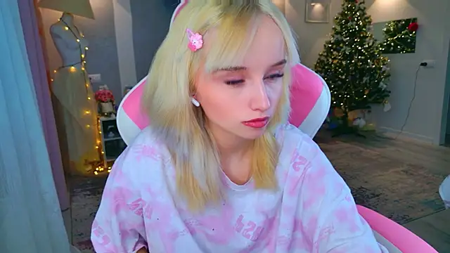 b4by LoL1 online show from January 19, 11:14 am