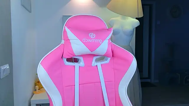 b4by LoL1 online show from April 12, 6:18 am