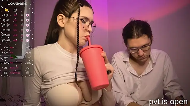 Snapshot of passiondesire_ chatting on October 16, 8:37 am passiondesire online show from October 16, 8:37 am