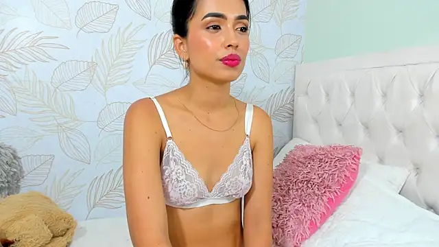 TianaReedd online show from December 6, 4:06 pm