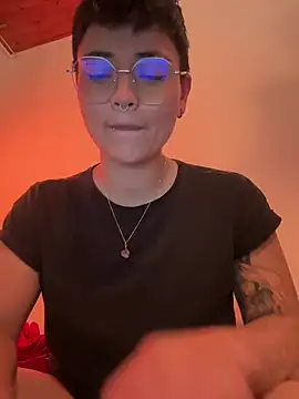 Snapshot of Ashley_Chriss chatting on January 8, 9:00 am Ashley Chriss online show from January 8, 9:00 am