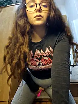 LineaDemie online show from November 11, 6:08 pm