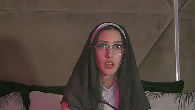 Snapshot of AishaHummer chatting on October 31, 8:54 pm AishaHummer online show from October 31, 8:54 pm