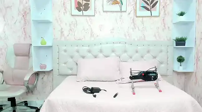 Snapshot of VICTORIA_HOUSTON chatting on January 24, 10:00 am VICTORIA HOUSTON online show from January 24, 10:00 am