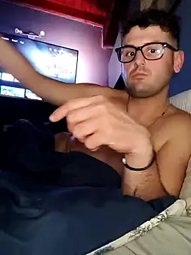 Snapshot of TheKing966 chatting on February 19, 8:38 pm TheKing966 online show from February 19, 8:38 pm