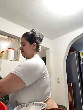 Melinda bob online show from April 18, 6:12 pm