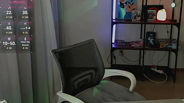 Hailees secrets online show from November 27, 7:05 pm