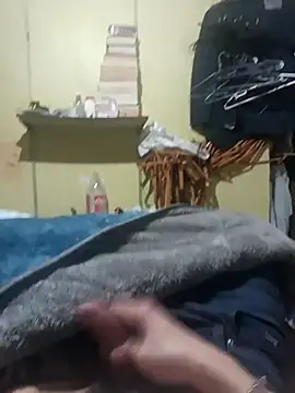 Snapshot of 18cm2hrcarlos chatting on March 4, 2:56 pm 18cm2hrcarlos online show from March 4, 2:56 pm