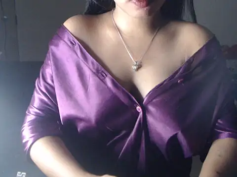 Snapshot of DevilErin chatting on November 9, 1:42 pm DevilErin online show from November 9, 1:42 pm