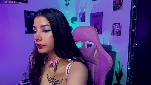 Snapshot of cami_mila9 chatting on January 10, 11:20 pm cami mila9 online show from January 10, 11:20 pm