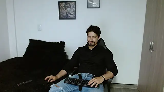 Snapshot of Ian_Daviz chatting on November 15, 4:10 am Ian Daviz online show from November 15, 4:10 am