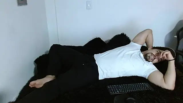 Snapshot of Ian_Daviz chatting on November 17, 1:55 am Ian Daviz online show from November 17, 1:55 am